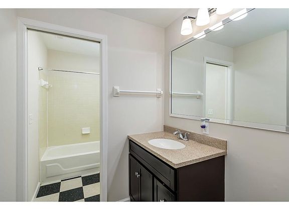 4th image of 201-5316 Savoy Ct