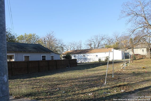 1st image of 409 N Monumental