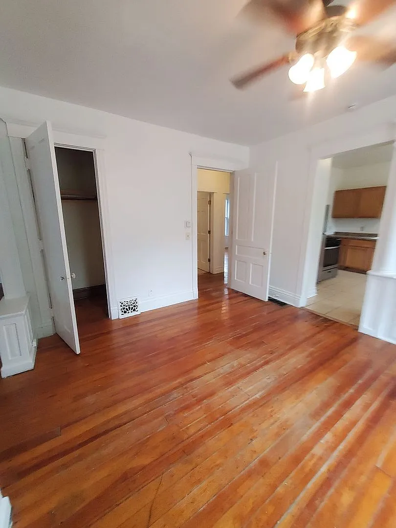 900 W Villa St. (Duplex) — Photo 2
