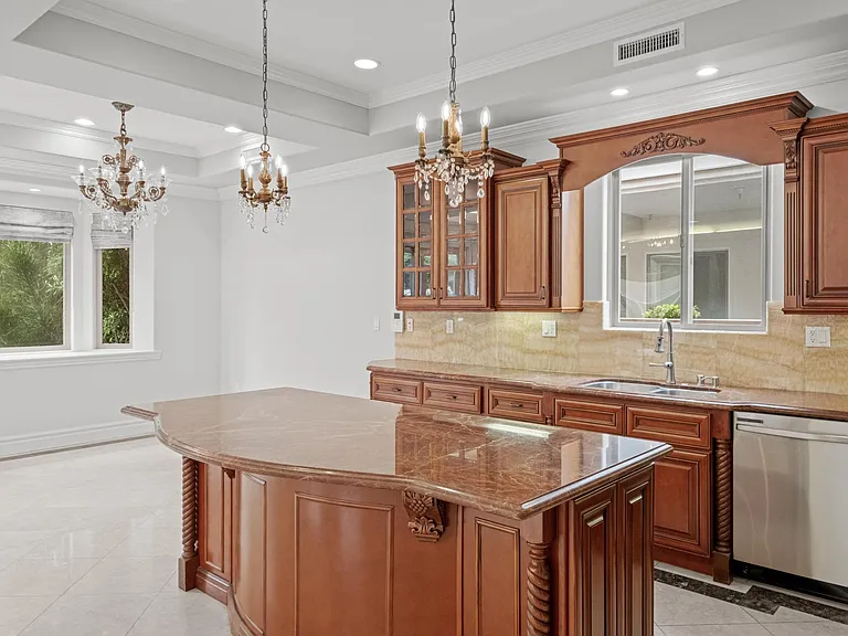 2412 Huntington Ln #A — Photo 10