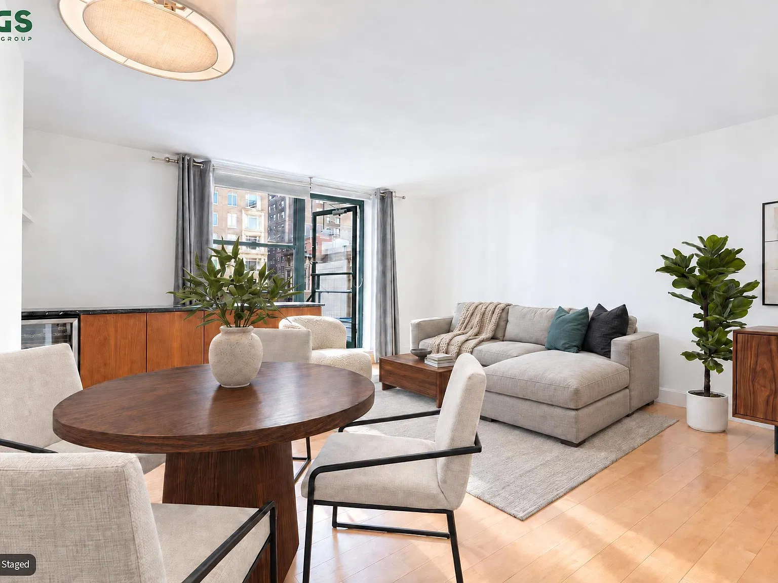 2250 Broadway — Photo 3