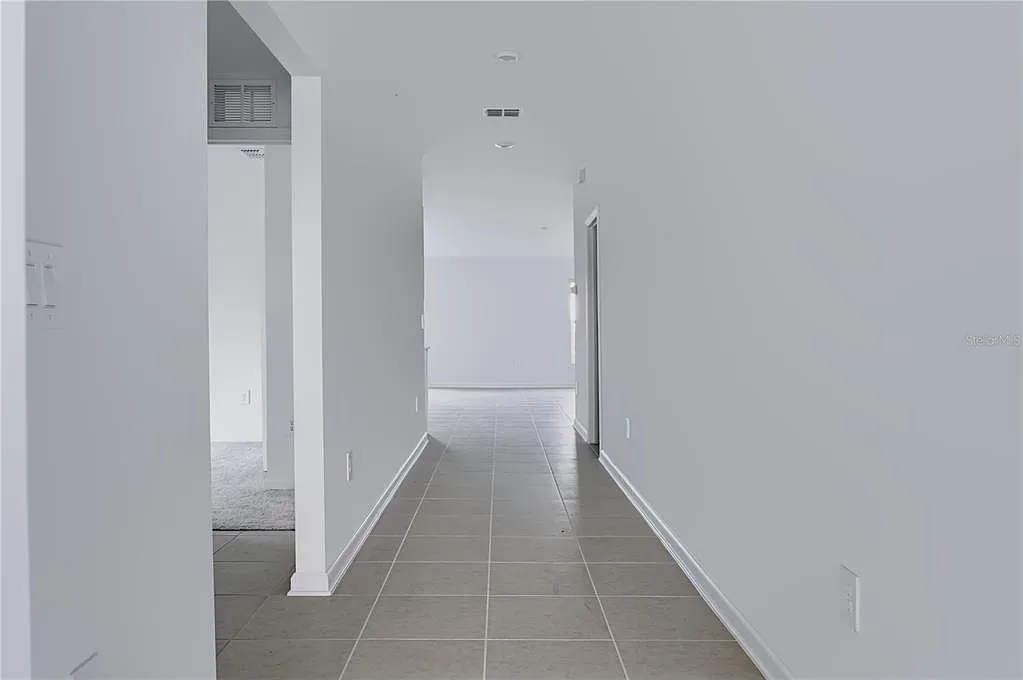 4 bed, 2.0 bath, 1824 sqft, $2,100 — Photo 2