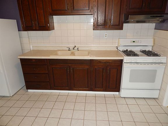 5th image of 2712 Cameron Ave