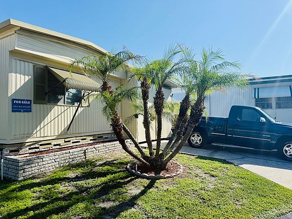 3rd image of 880 Hill Colony Cir