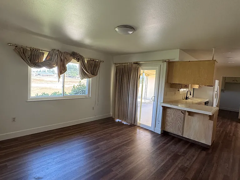 604 River Oaks Dr — Photo 4