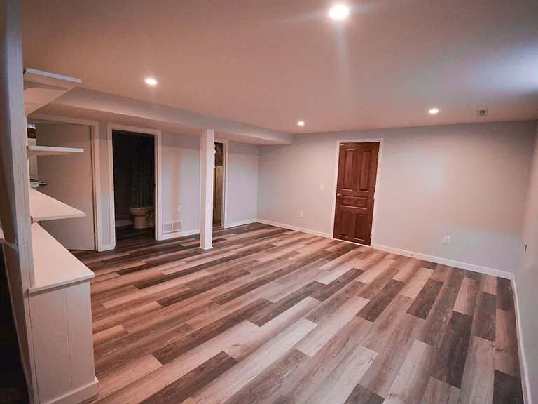 501 33rd St SW — Photo 9