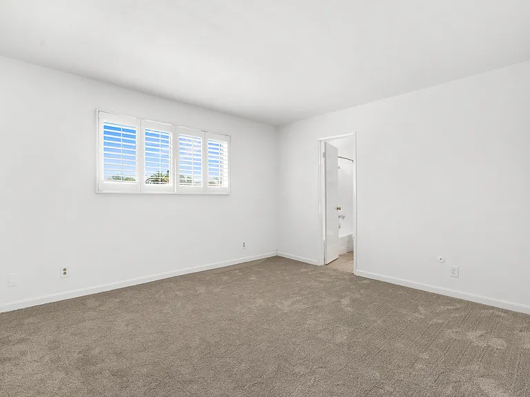 11100 Acama St #13 — Photo 10