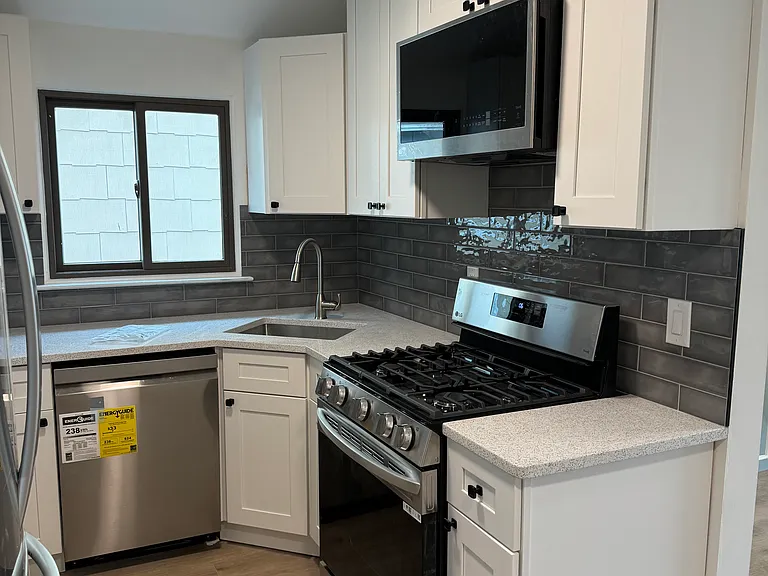 14 Luke Ct #2F — Photo 4