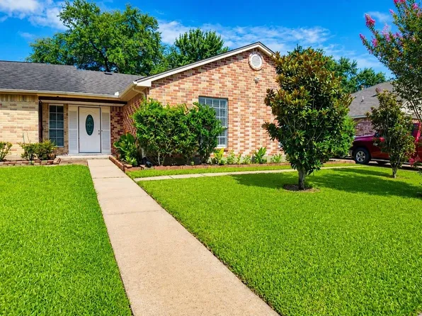 9507 Wellsworth Dr, Houston, TX 77083
