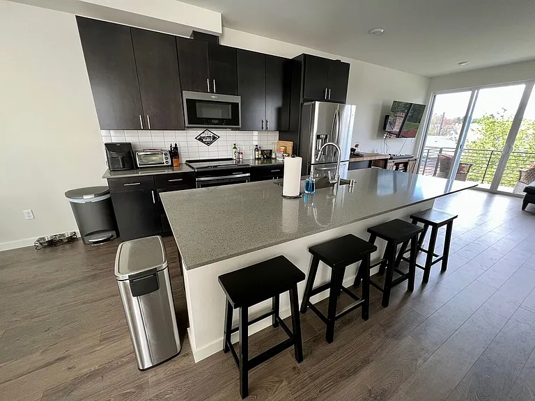 7122F Beacon Ave S — Photo 5