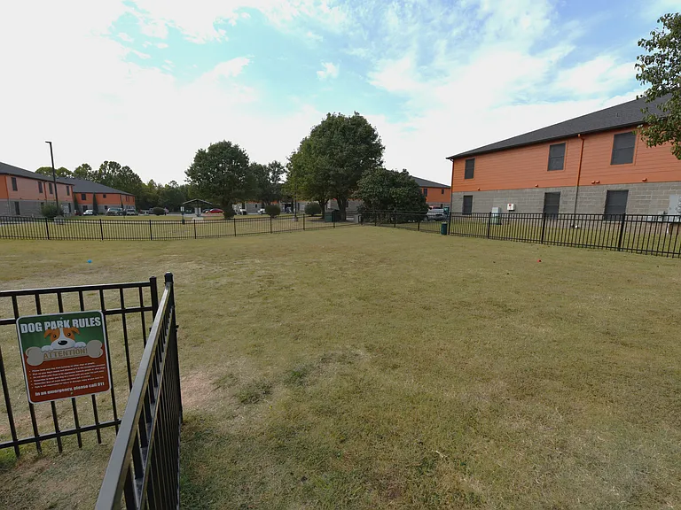 Keystone Crossing Apartment Homes — Photo 25