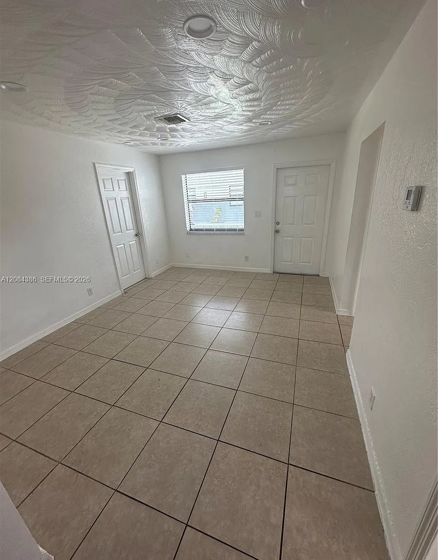 4120 SW 19th St — Photo 2