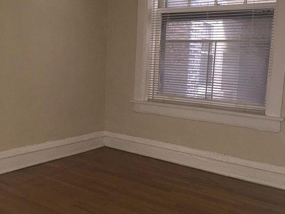 3rd image of 520 W Cornelia Ave #1E
