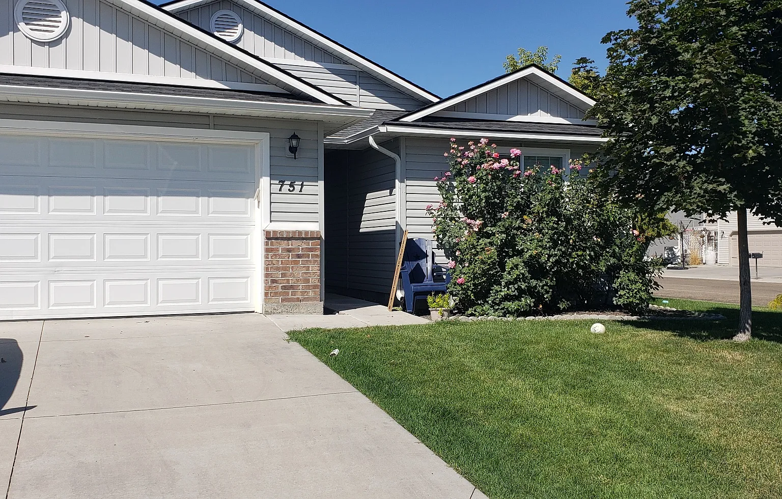 4 bed, 1853 sqft, $2,100 — Photo 2