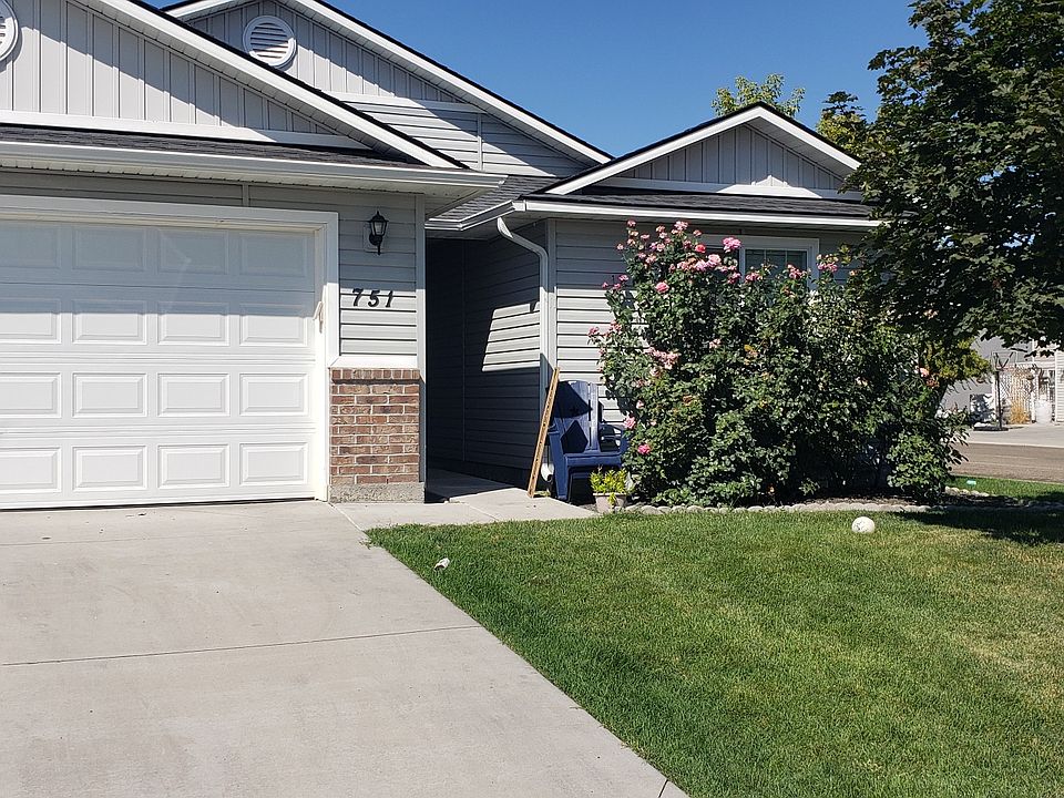 2nd image of 751 S Jarbidge Ave