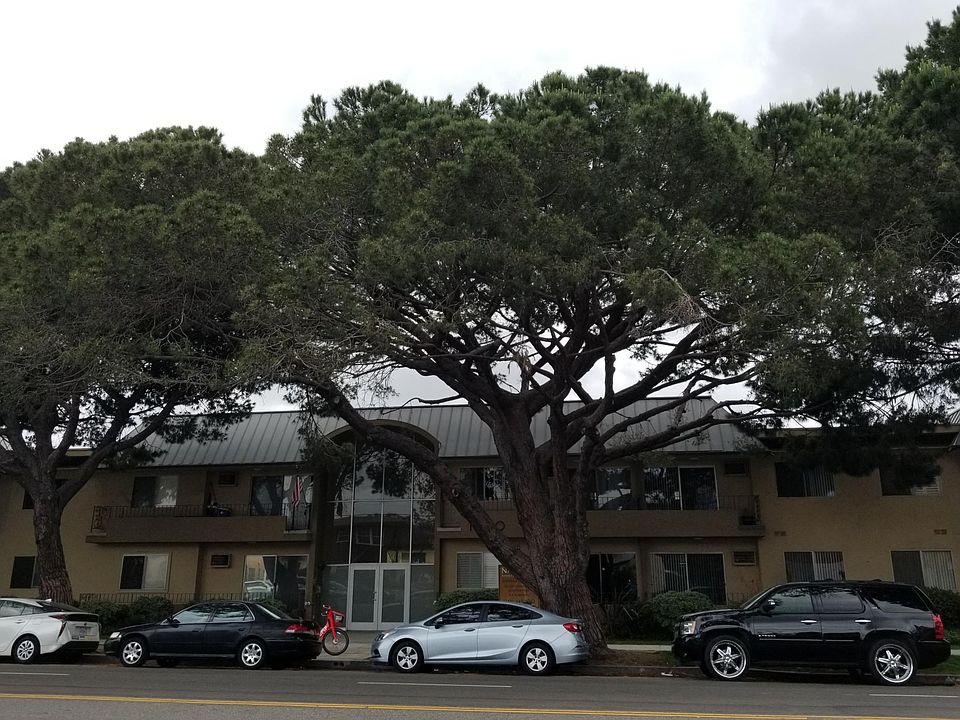 1st image of 11648 National Blvd #4