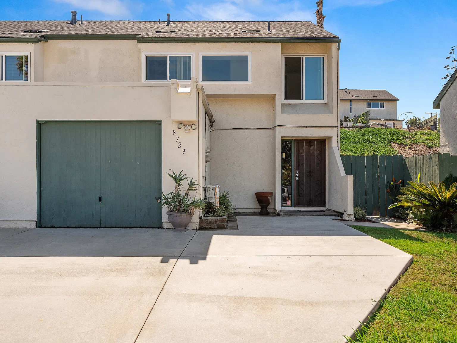 3 bed, 2.5 bath, 1179 sqft, $3,145 — Photo 1