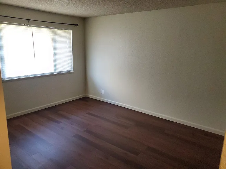 5-1290 Bundy Ct #5 — Photo 14