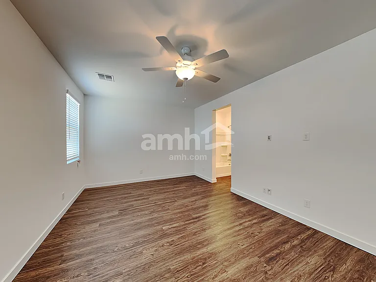 4218 S 105th Dr — Photo 8