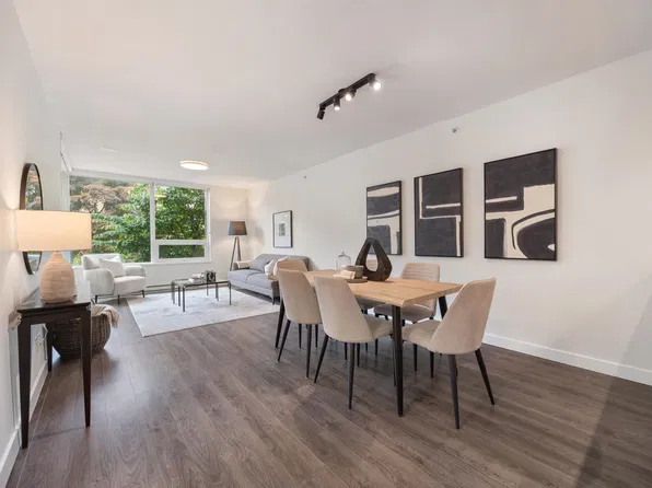 988 Quayside Dr #Townhouse 2, New Westminster, BC V3M 0L5