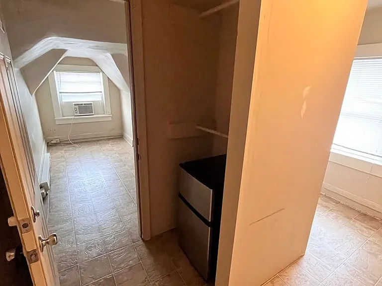 321 Vine St — Photo 34