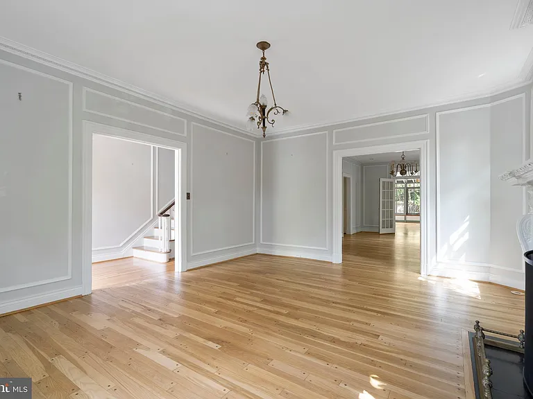 3313 Cleveland Ave NW — Photo 21