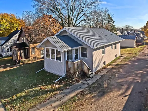612 E 3rd St, Fairmont, MN 56031