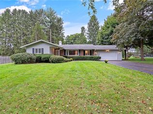 214 Woodspath Rd, Liverpool, NY 13090