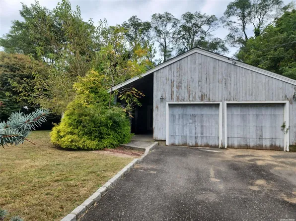 3 Stratford Road #300, Miller Place, NY 11764