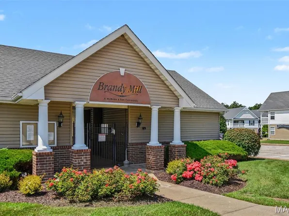 147 Brandy Mill Cir #25E, High Ridge, MO 63049