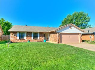 328 Cherryvale Rd, Edmond, OK 73003