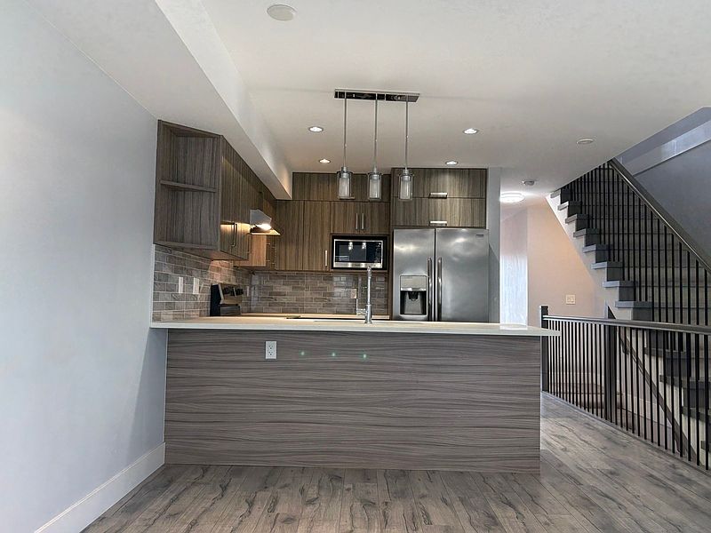1st image of 500 Fleming Rd #7