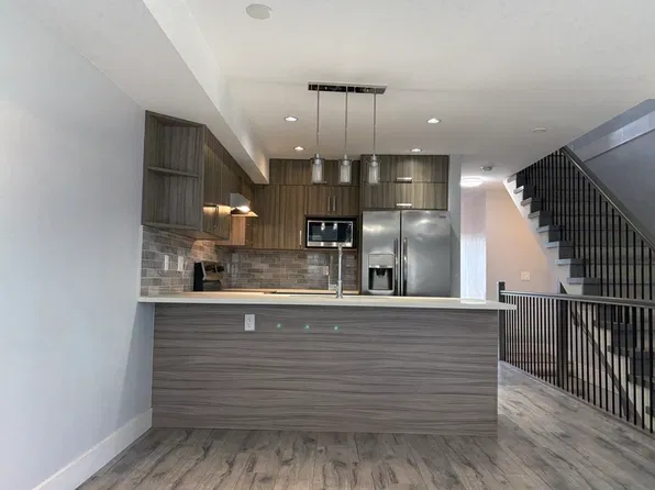 500 Fleming Rd #7, Kelowna, BC V1X 3Z3