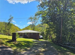 236 Buck Rd, Leon, WV 25123