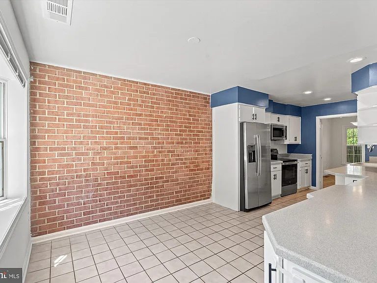1026 N Pelham St — Photo 6