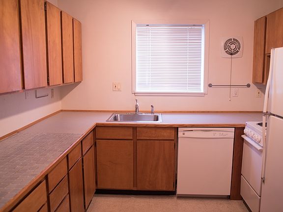 5th image of 7408 E Green Lake Dr N APT C