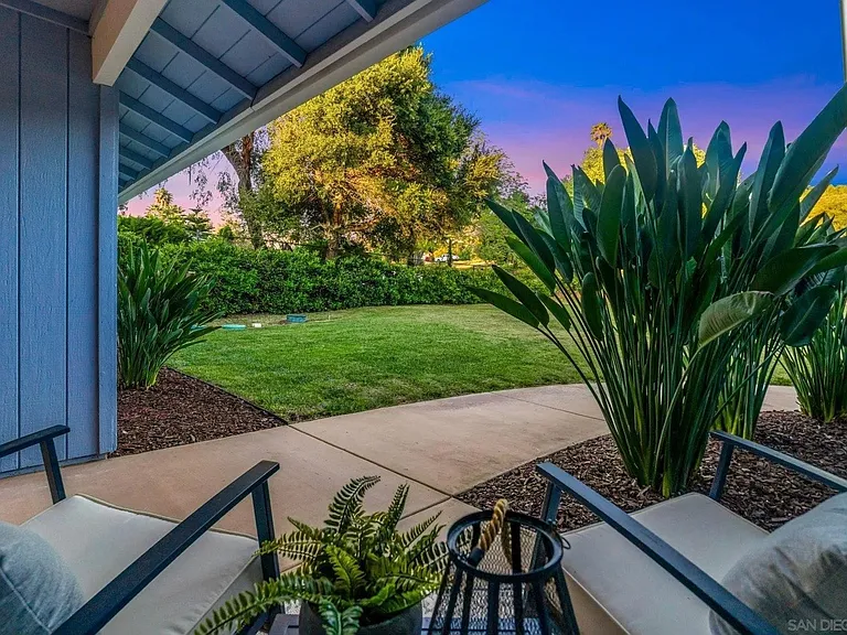 2735 Alexander Dr — Photo 4