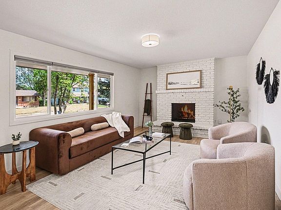 2nd image of 2119 Sheffield Dr
