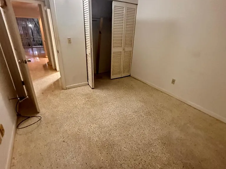 305 E Dakin Ave #11 — Photo 5