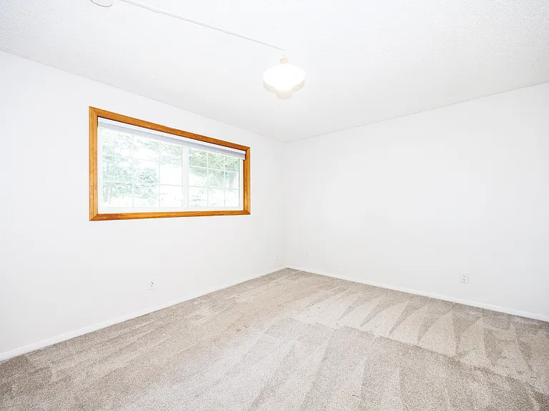 8142 Comox Rd — Photo 18