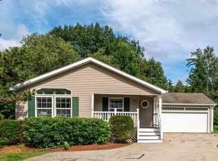 27 Mill Pine Rd, Sandown, NH 03873