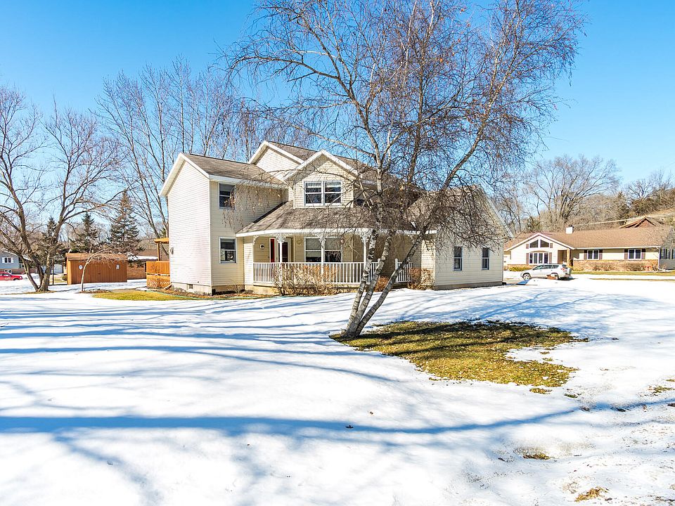 1st image of 2118 Sandalwood Dr