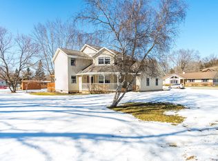 2118 Sandalwood Dr, Onalaska, WI 54650