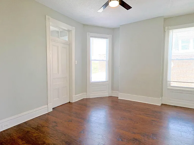 2821-2823 Henrietta Pl — Photo 15