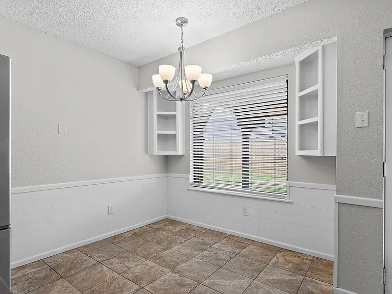 9616 Belmont Ave — Photo 7