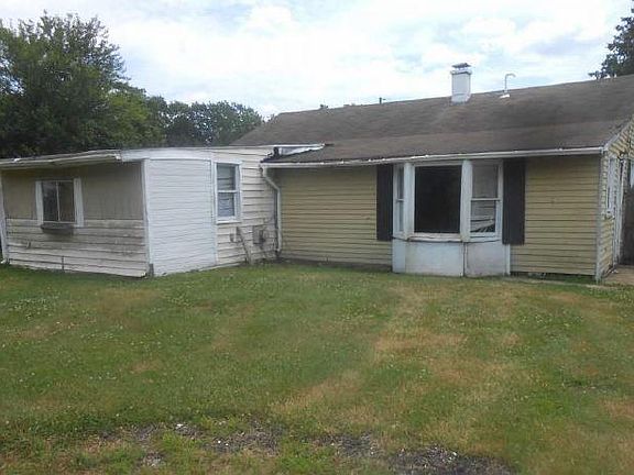 2nd image of 51 S Rose Ln