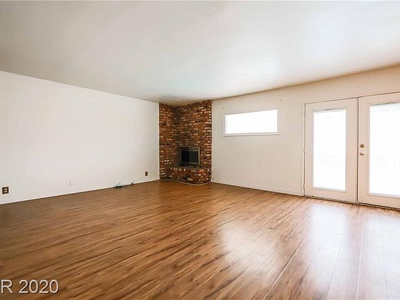 5th image of 4859 Rollingwood Cir