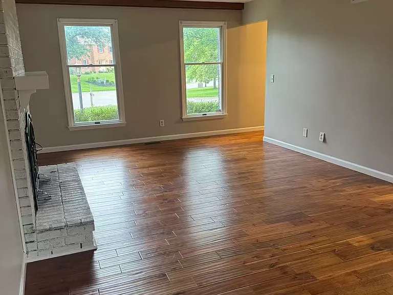 7469 Fitzroy Ct — Photo 10