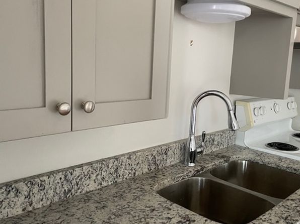 1003 S Houston St #8A