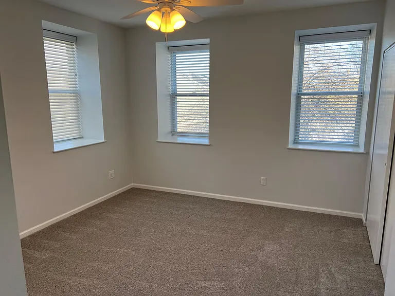 375 Dupont St #2F — Photo 8